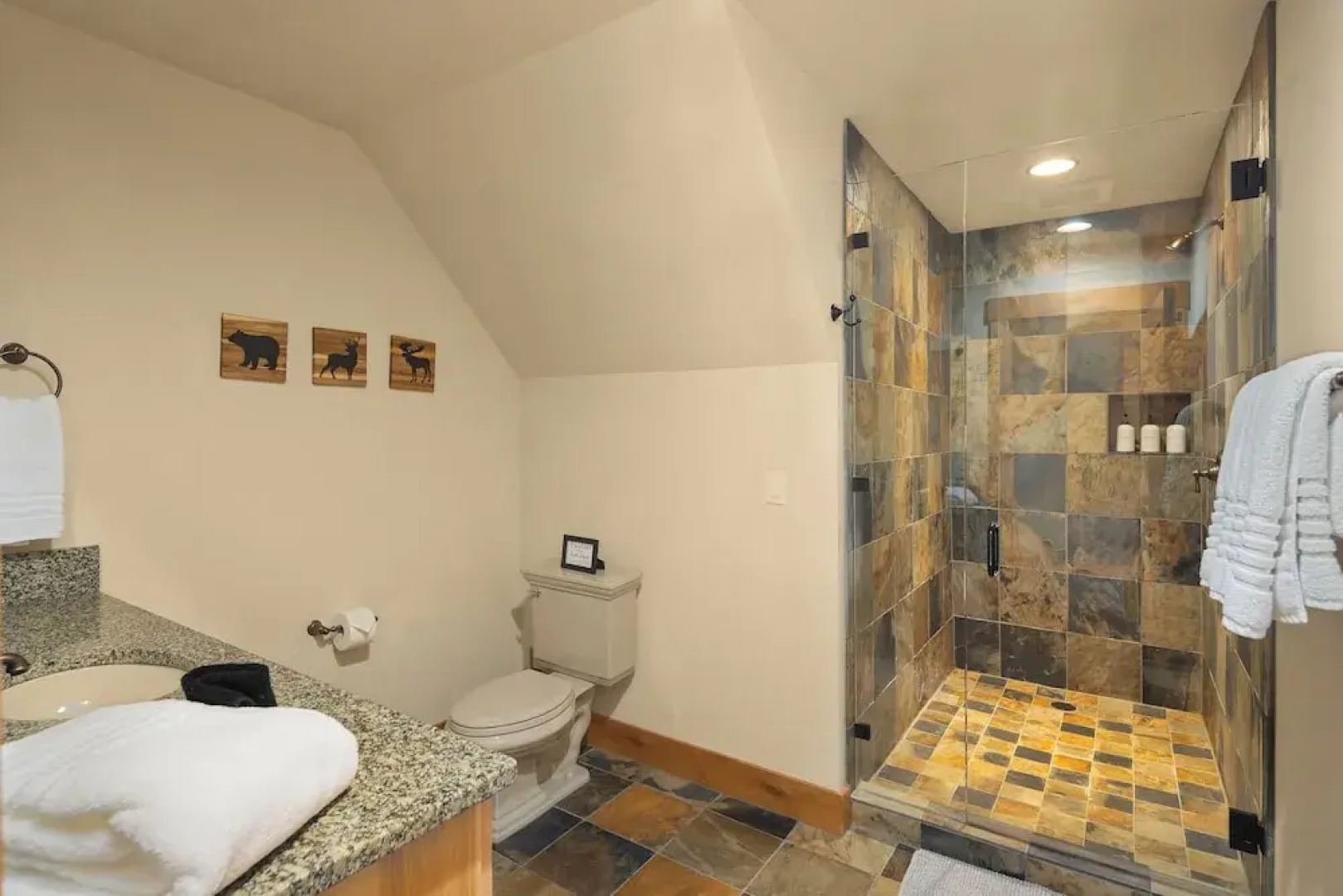 Hot Tub & Game Room: Home in Cle Elum