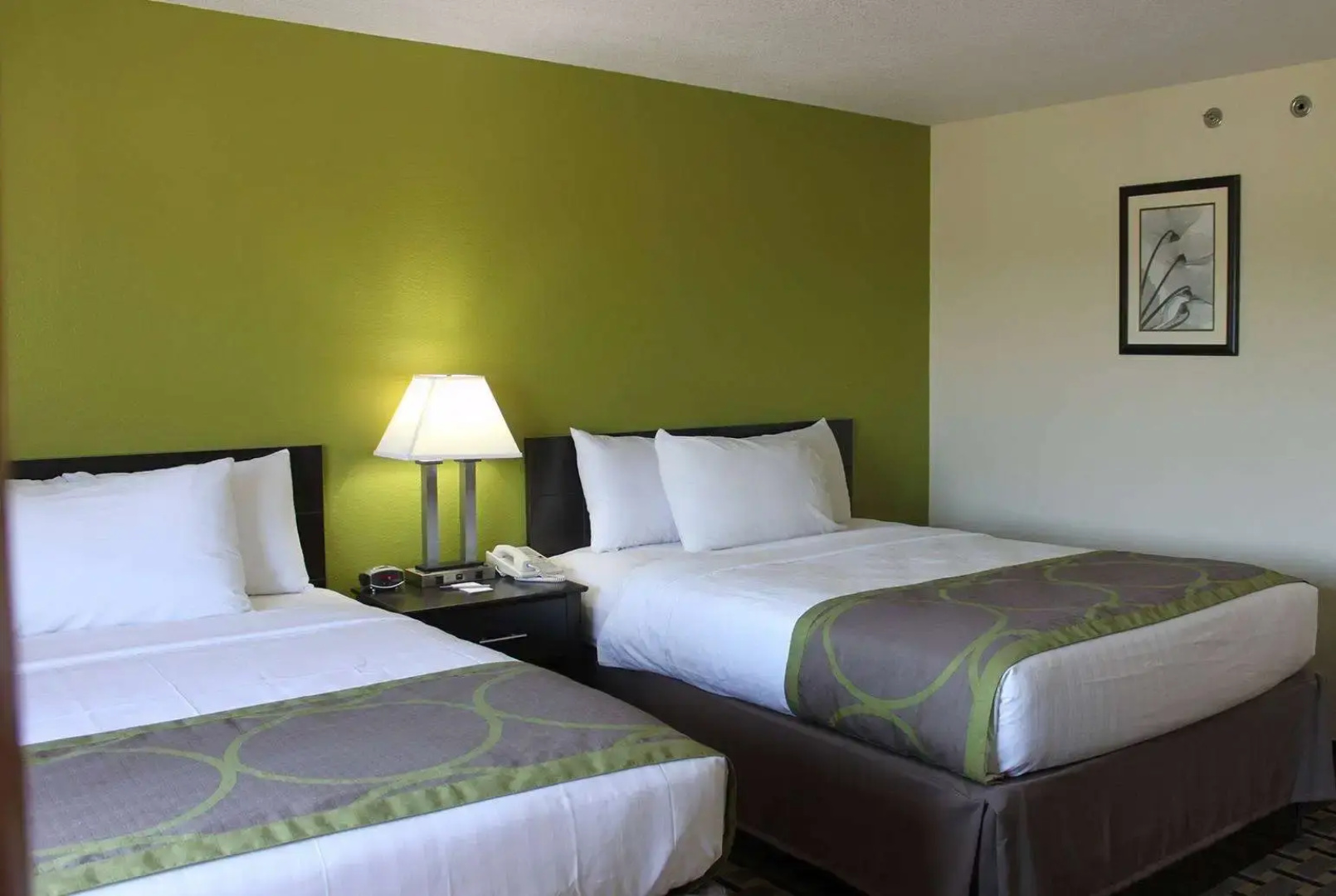 AmericInn by Wyndham West Burlington