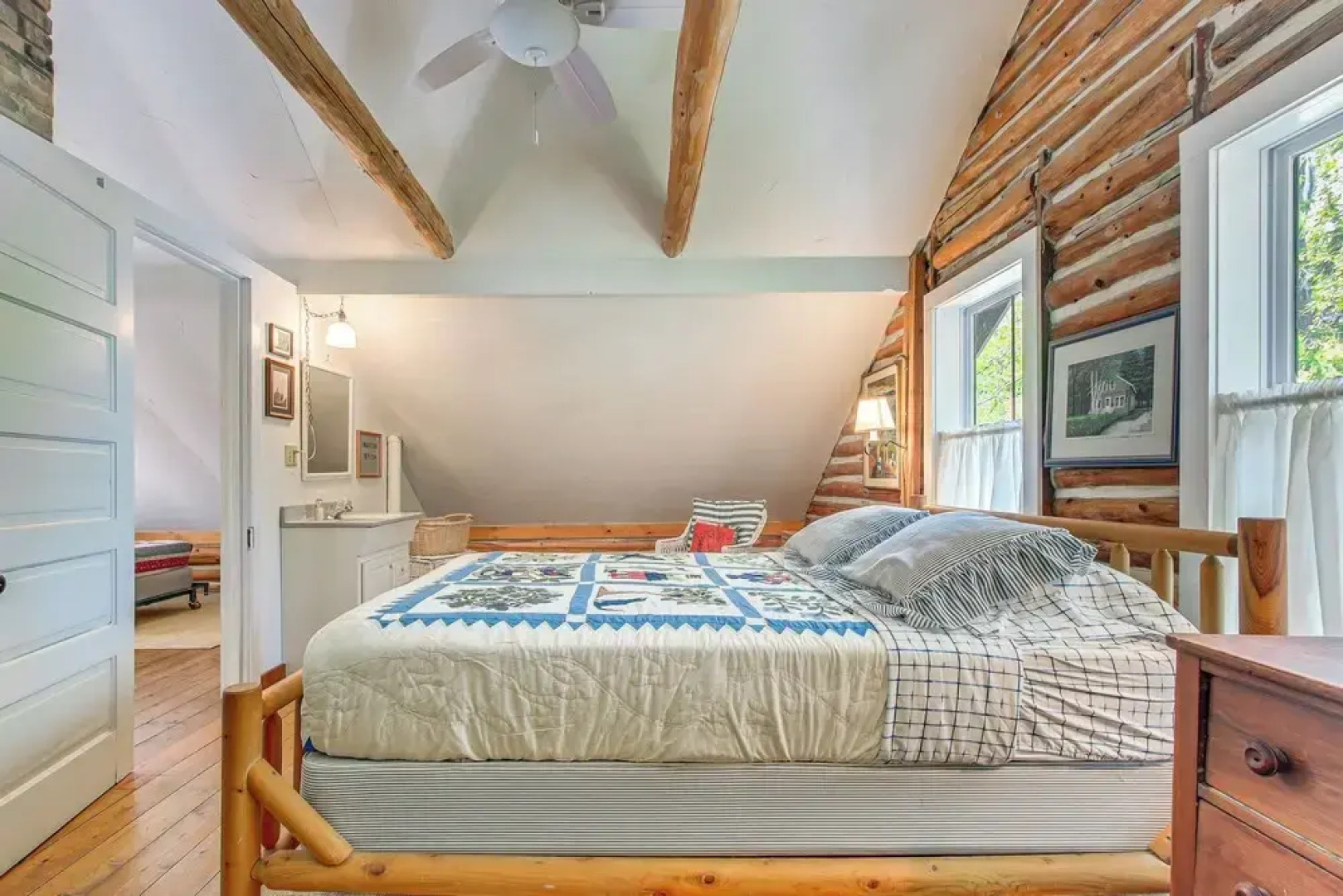 Baileys Harbor Cottage w/ Dock: Steps to Lake!