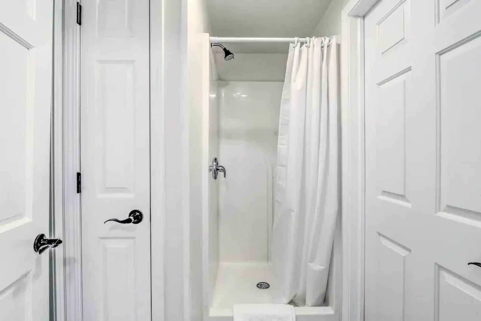 Watkins Glen Lakeview Cottage w/ Waterfall!