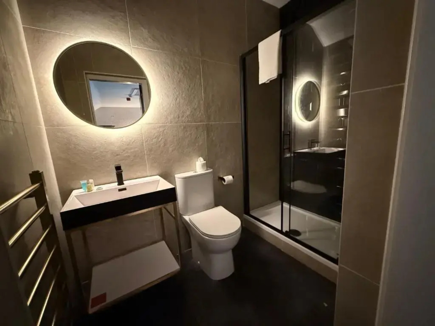 Lyons Woodlands Hall