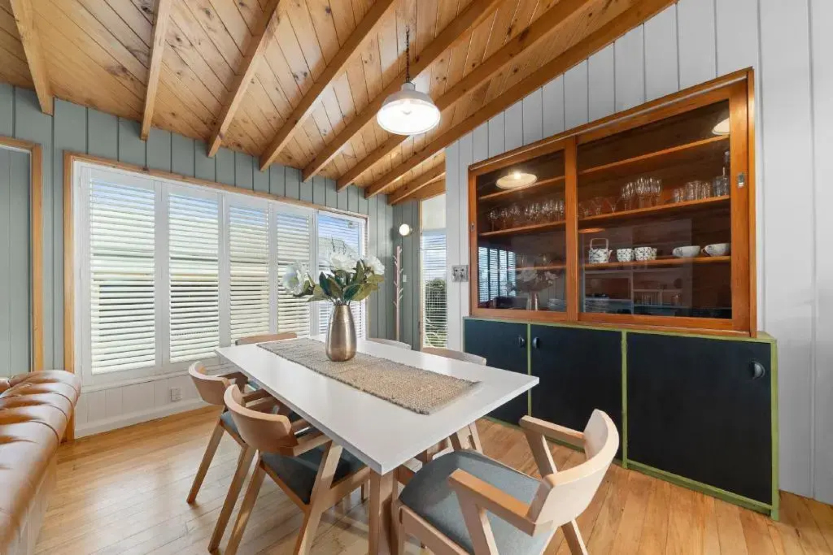 The Walnut Tree House - Martinborough Holiday Home