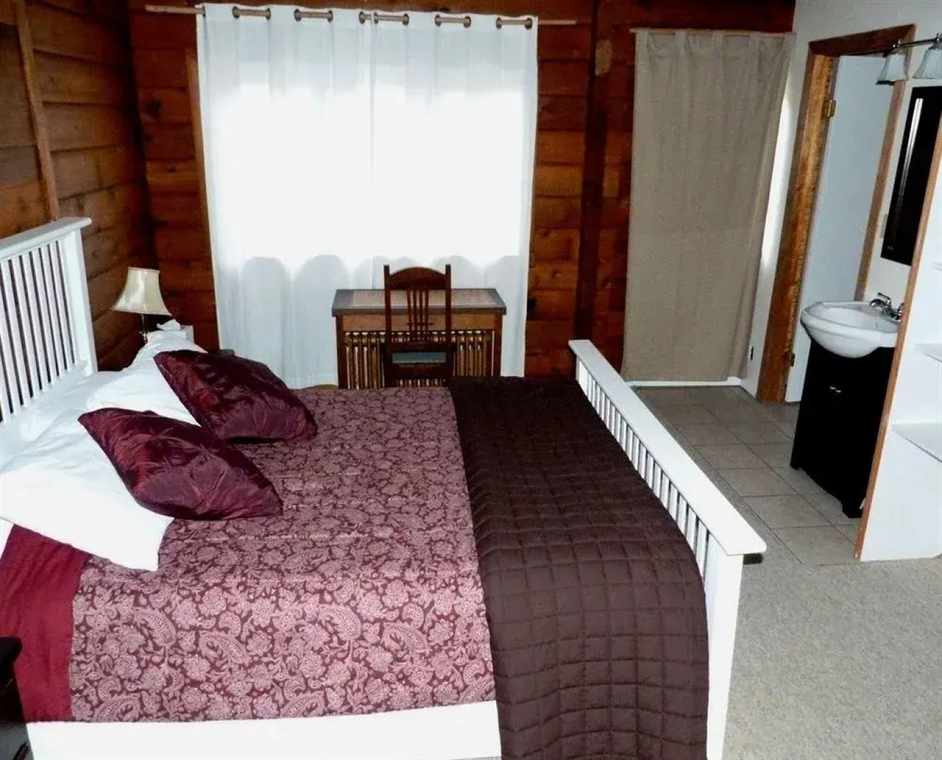 Alert Bay Lodge