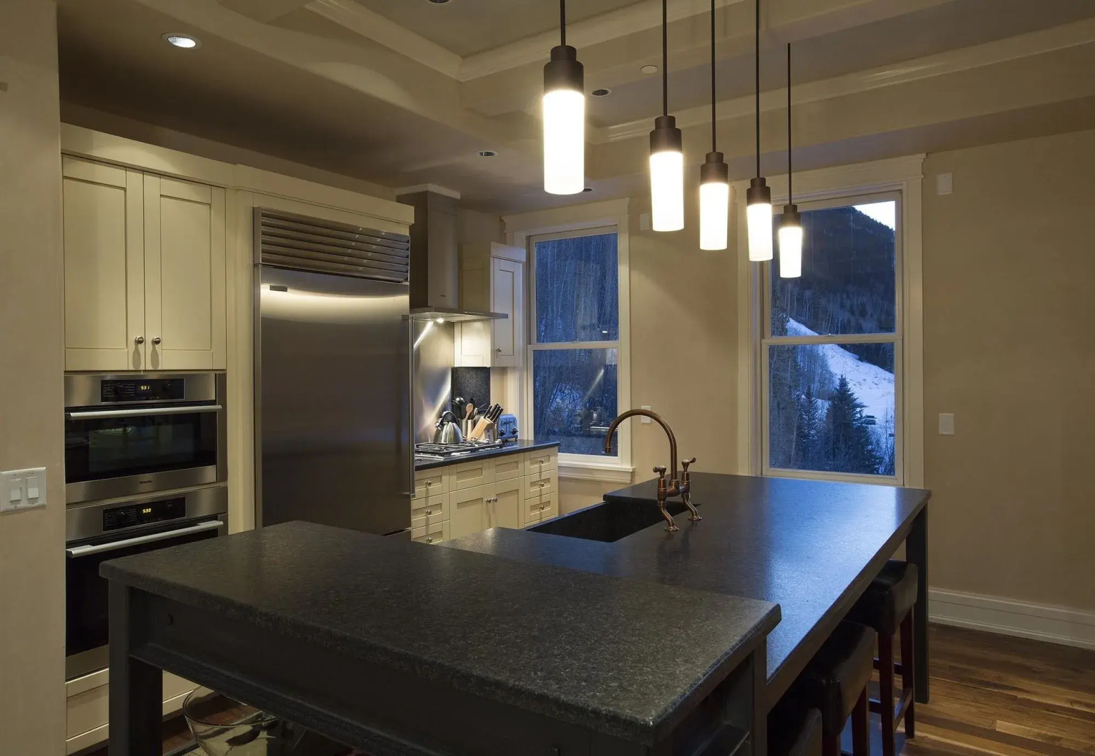 Element 52, Auberge Collection