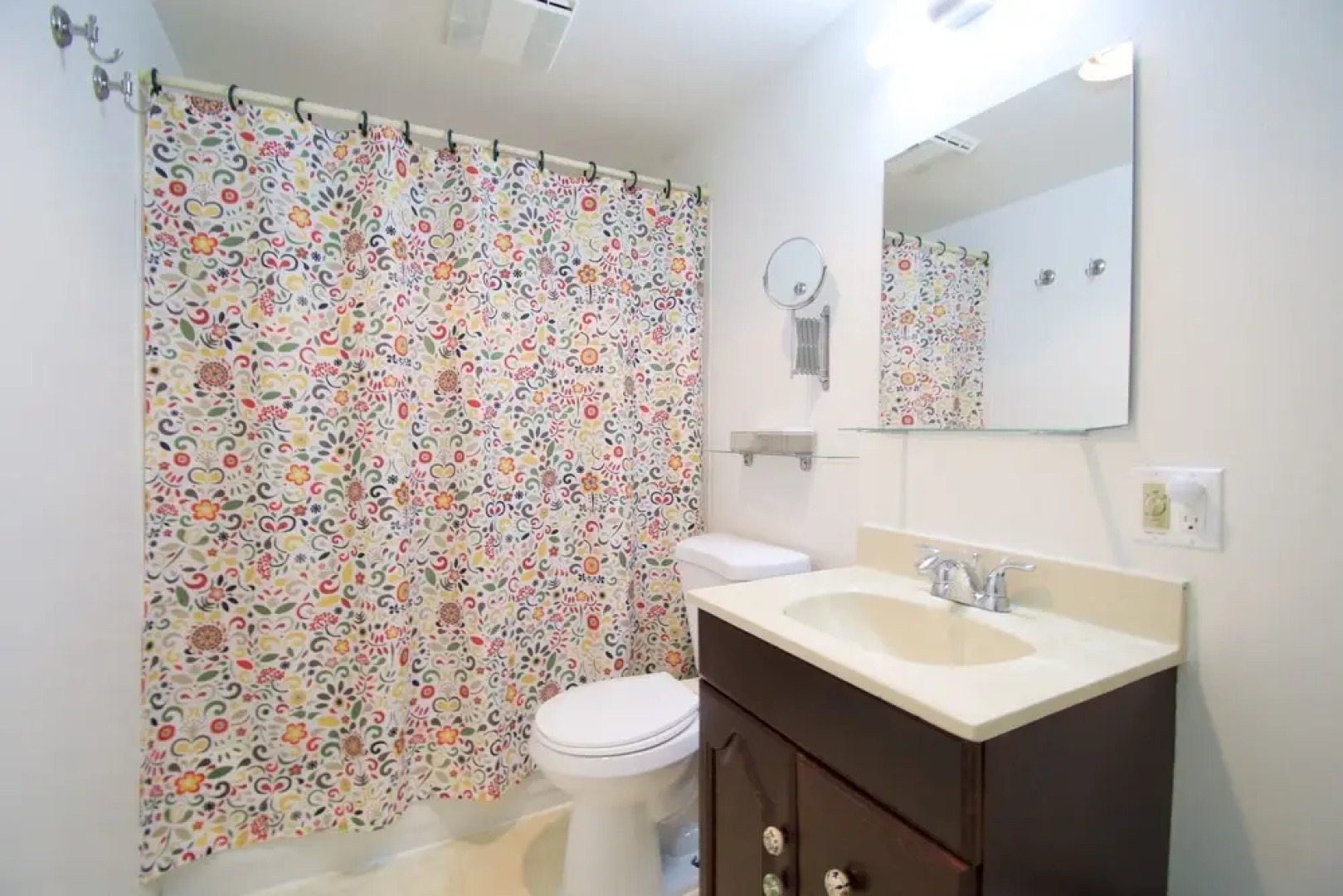 Hidden Greenlake Gem -- Central Location