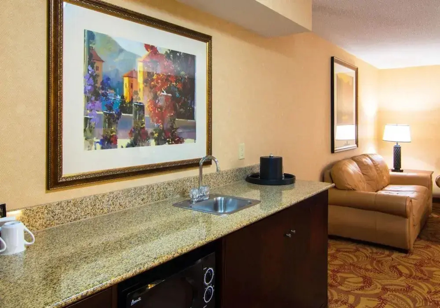 The Grand Hotel - Salem