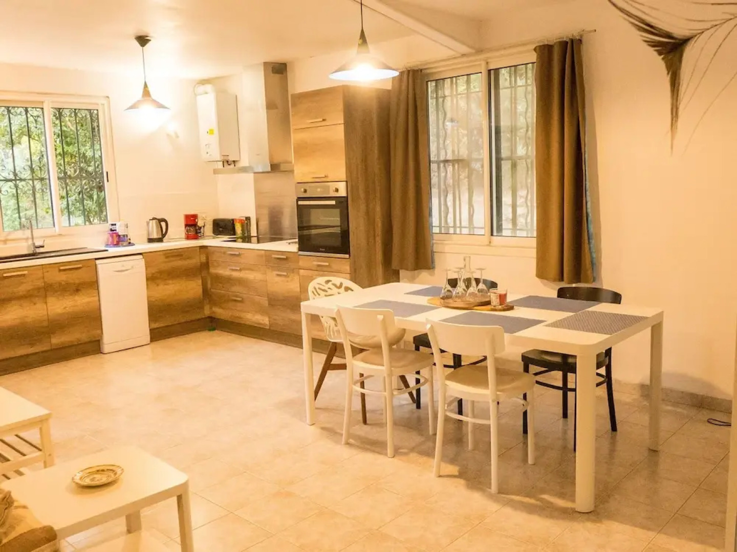 Charming Hunting Lodge near Loupian with garden