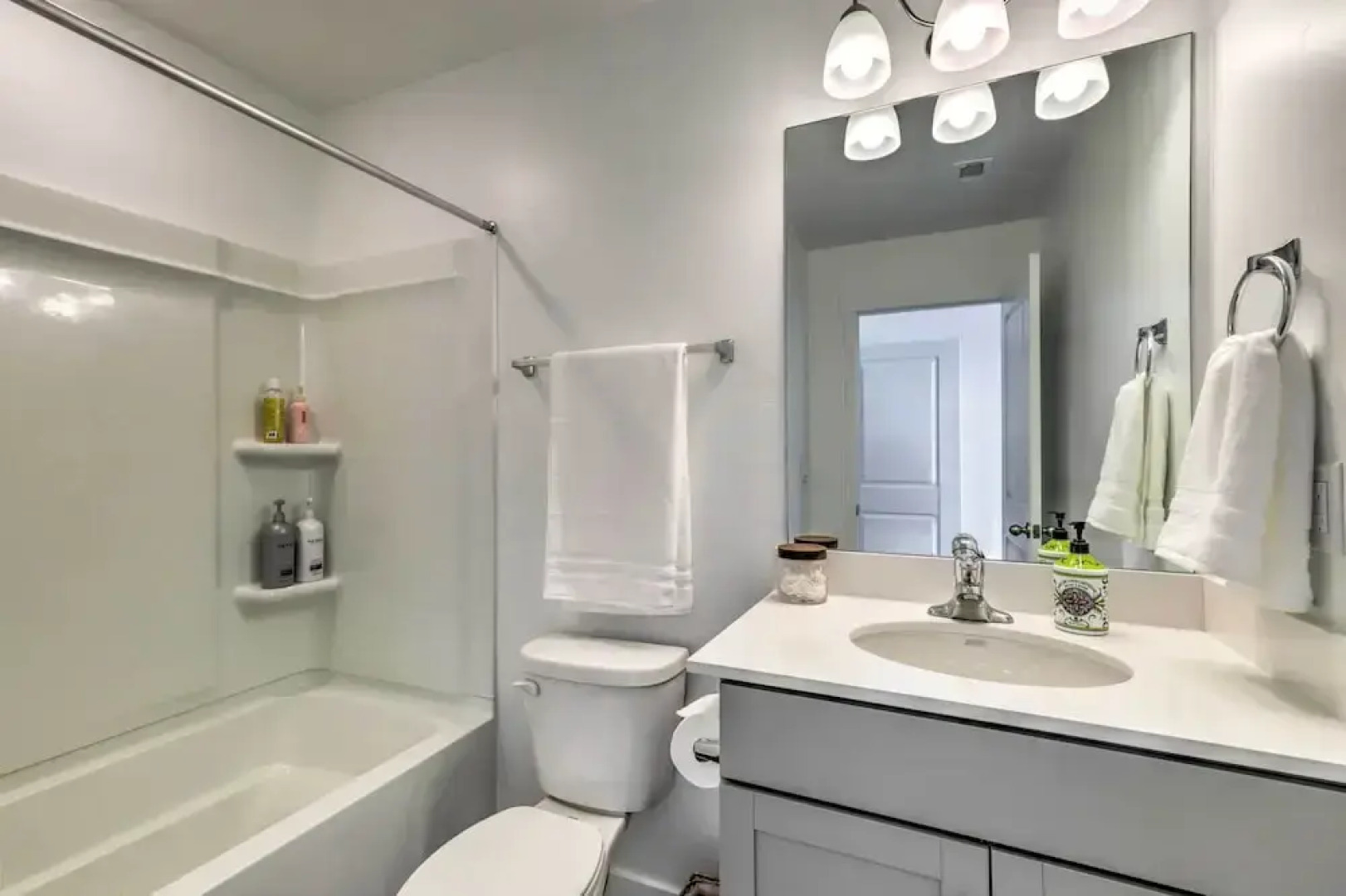 Modern Mountain Townhome - Ski Nearby