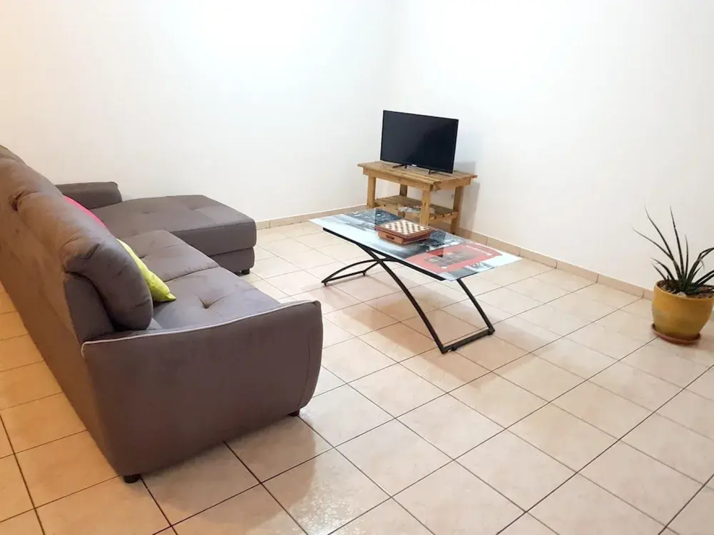 House With 3 Bedrooms in Tampon, With Wonderful Mountain View, Enclose