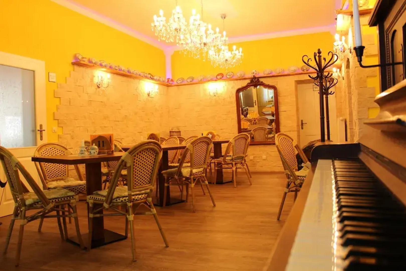 Heinrich's Pension mit Café-Witschaft