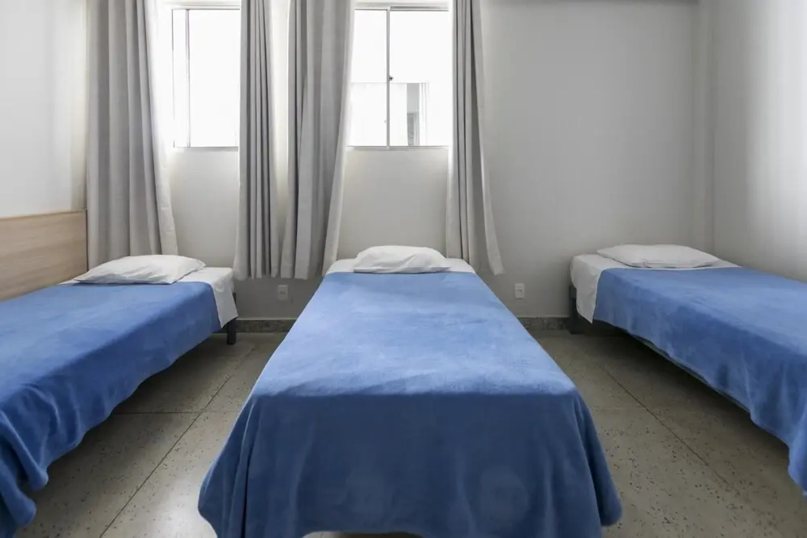 OYO Avenida Park Hotel