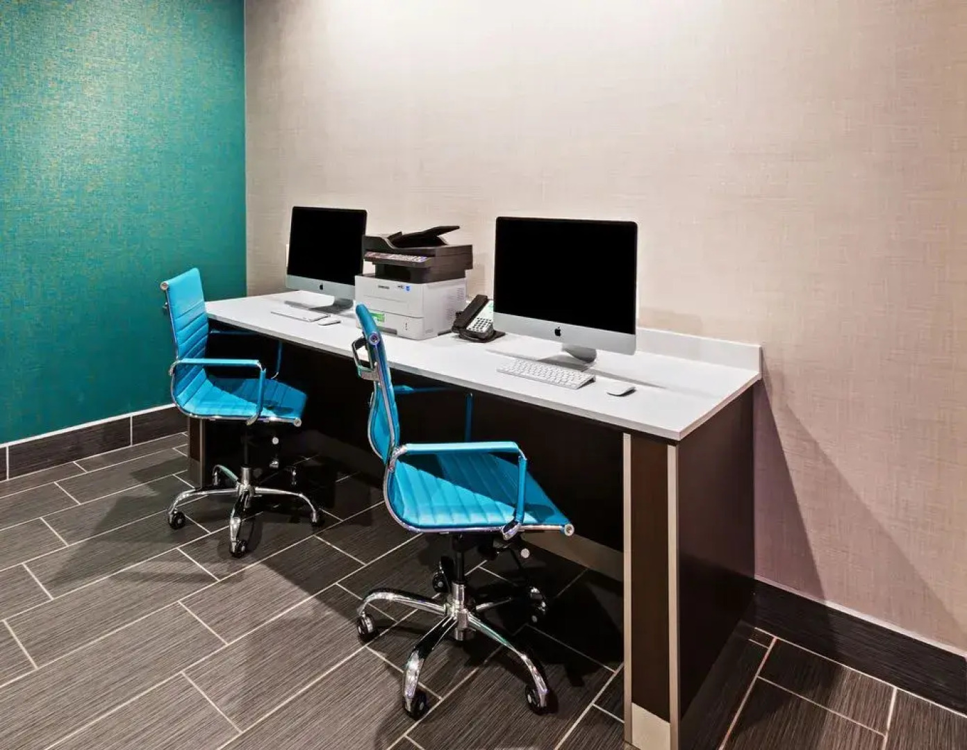 Holiday Inn Express and Suites Killeen-Fort Hood Area