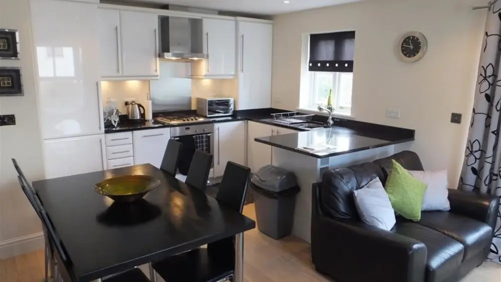 Park Place Court 3 Plas Bach