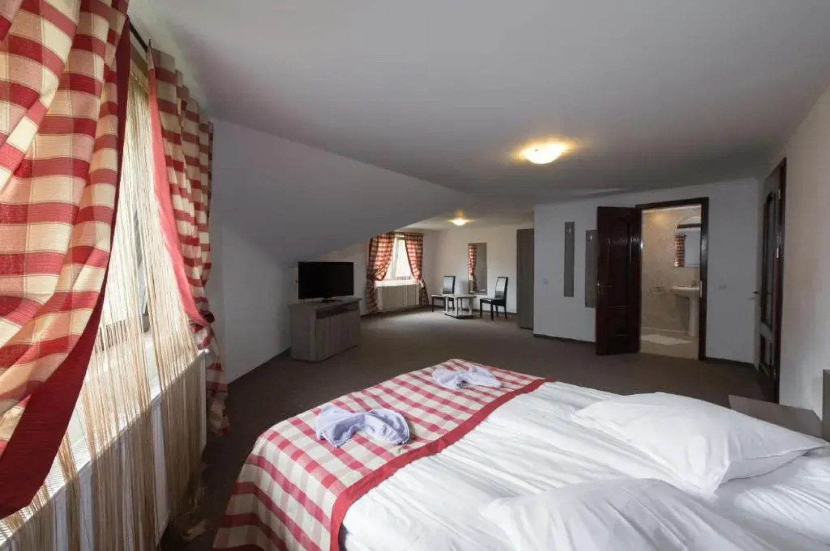 Complex Craiasa Muntilor Moieciu