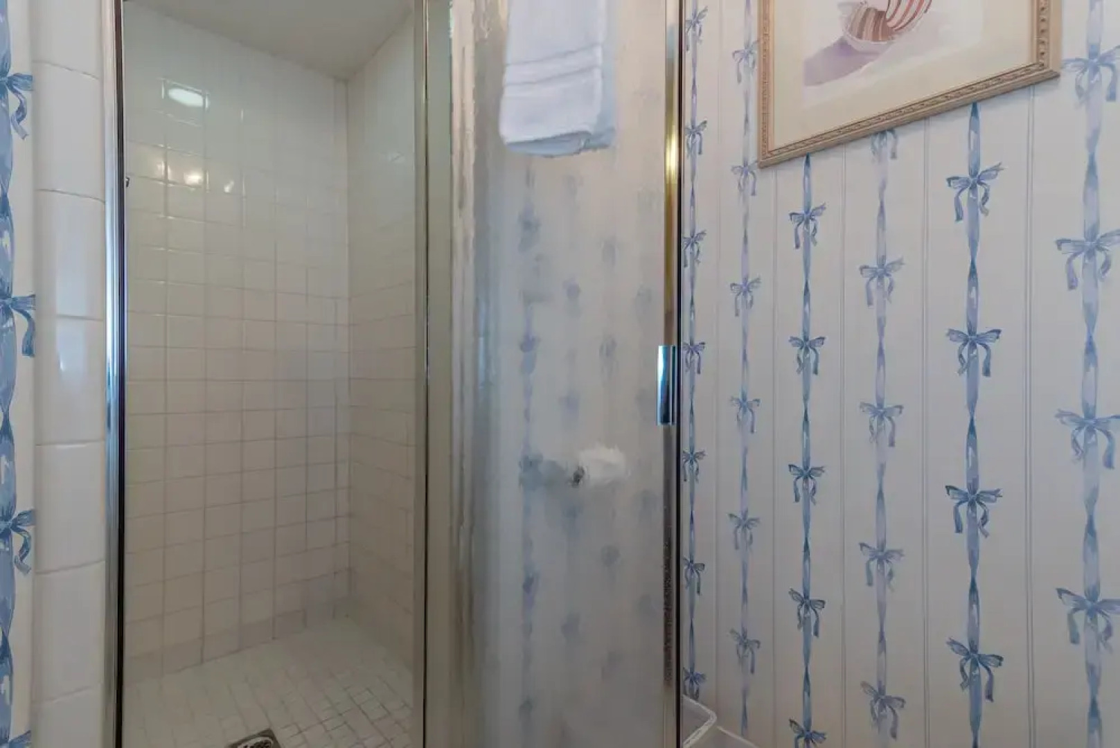 Kaleidoscope Inn & Gardens