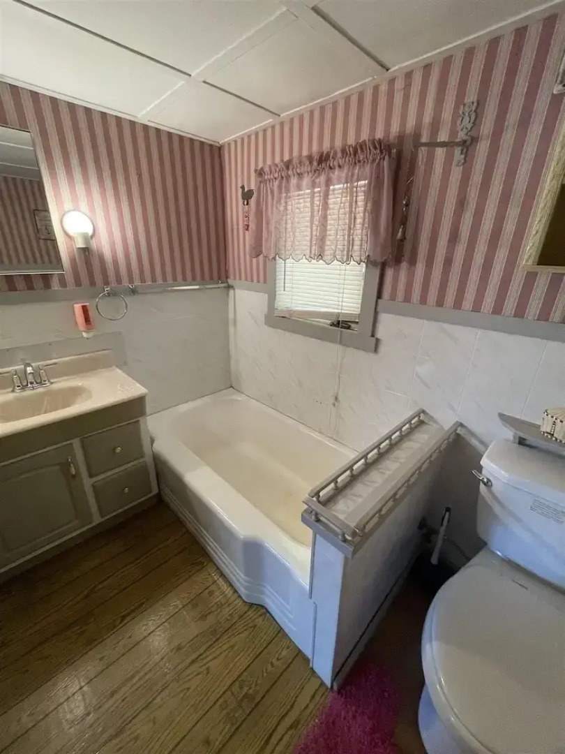 1901 House Limit 10 4 Bedroom Cottage by RedAwning