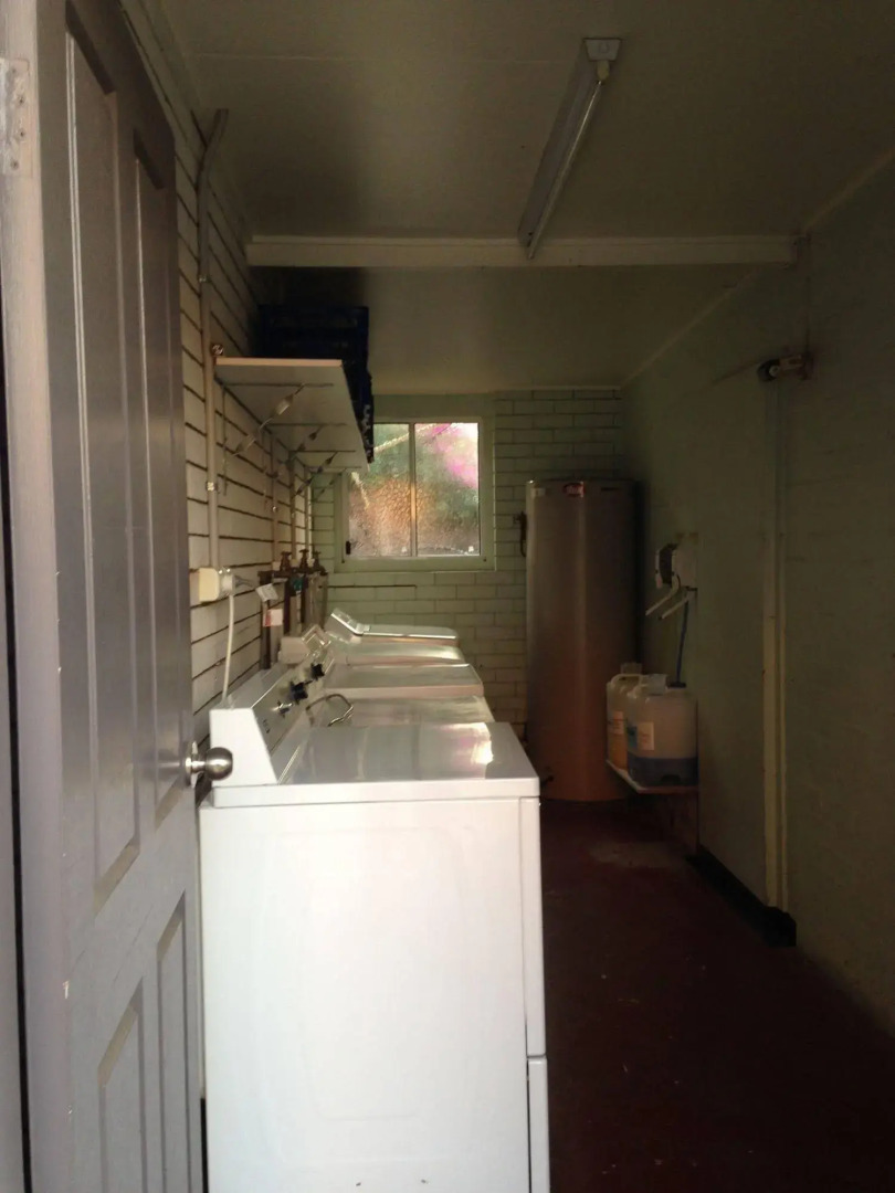 The Commercial Hotel Motel