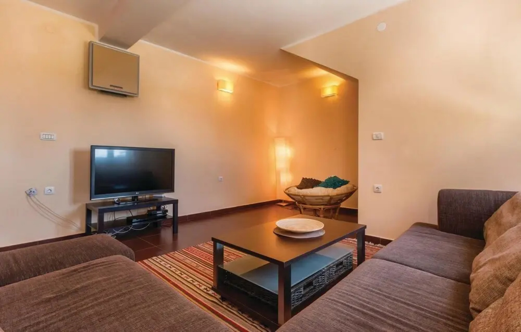 Nice Home in Liznjan with Outdoor Swimming Pool, Hot Tub & Sauna