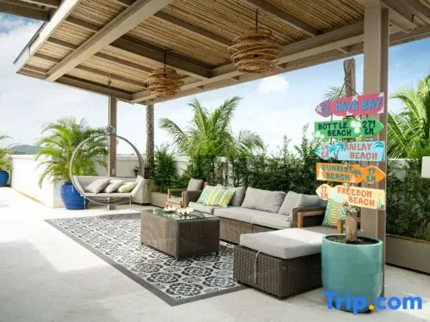 Phuket Seaview with Pool and Rooftop 4 Bedroom Skyvilla