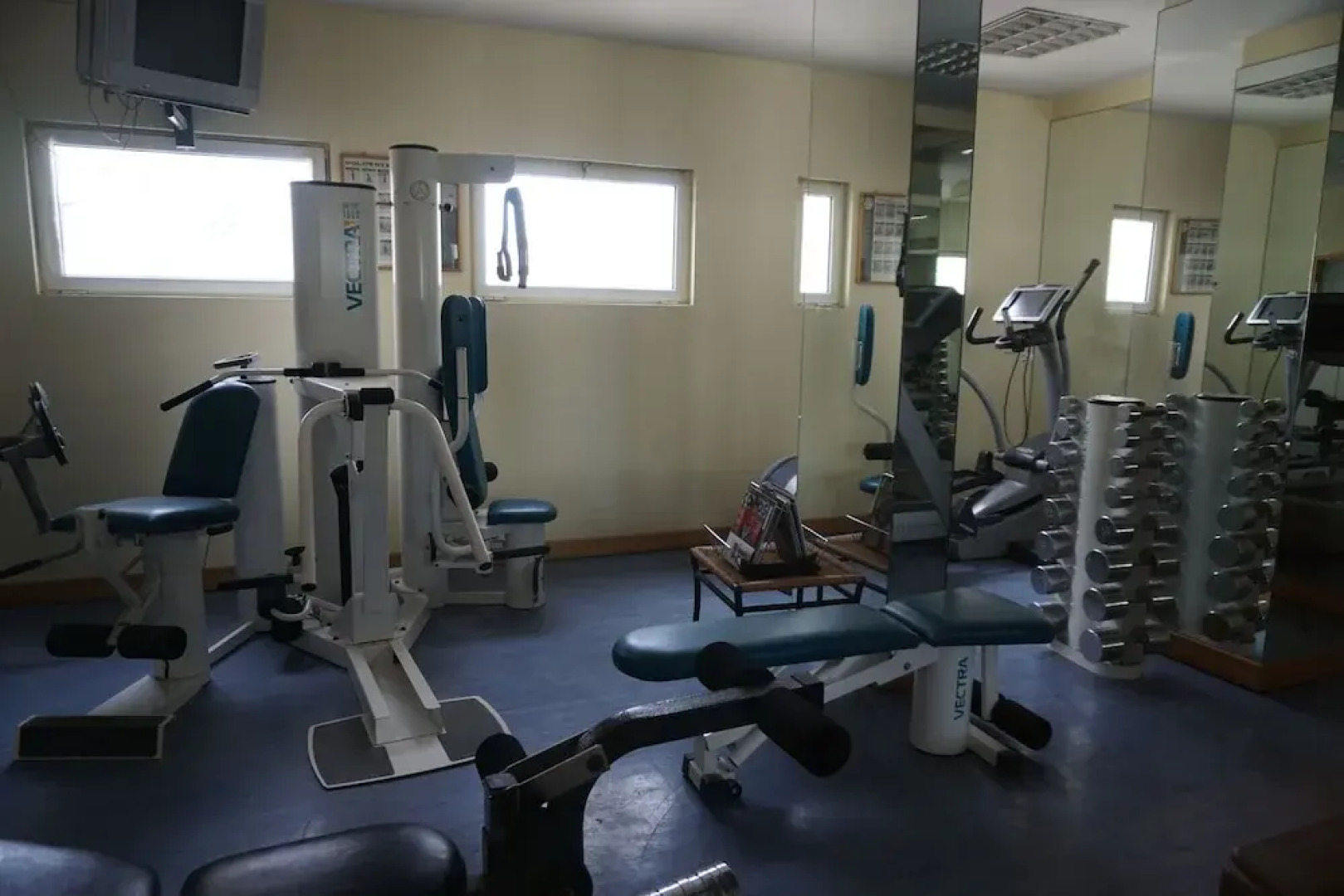 Elite Five Apartments