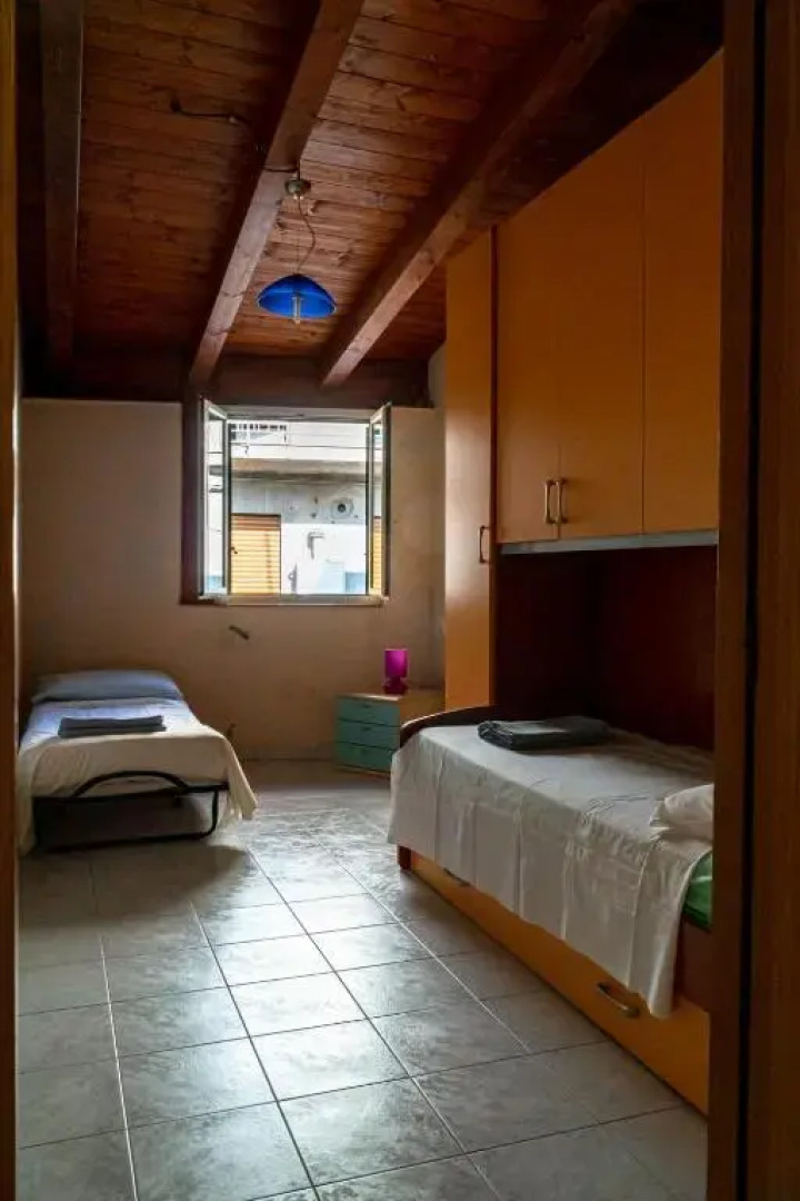 Casa singola su 2 piani Brolo