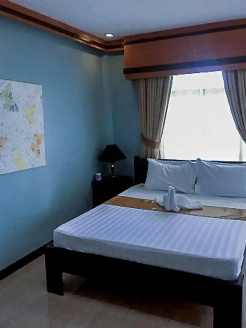 The Q Hotel & Restaurant