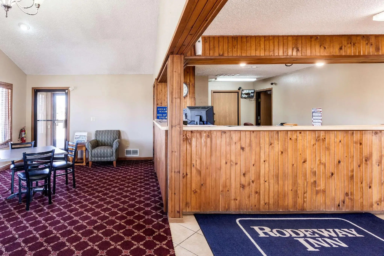 Dragonfly Inn and Suites