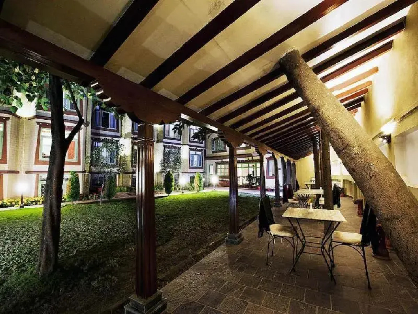 Shambaling Boutique Hotel