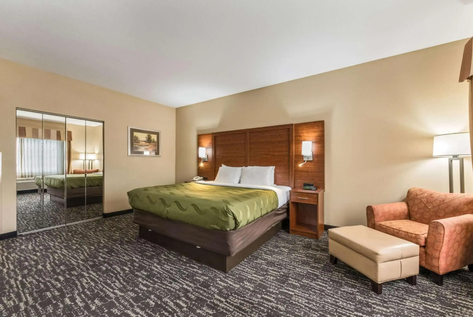 Quality Inn & Suites Hendersonville - Flat Rock