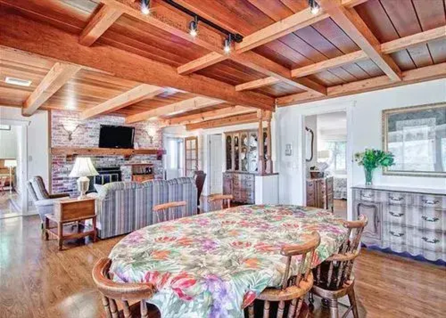 Sea Stone Ridge 3 Br home by RedAwning