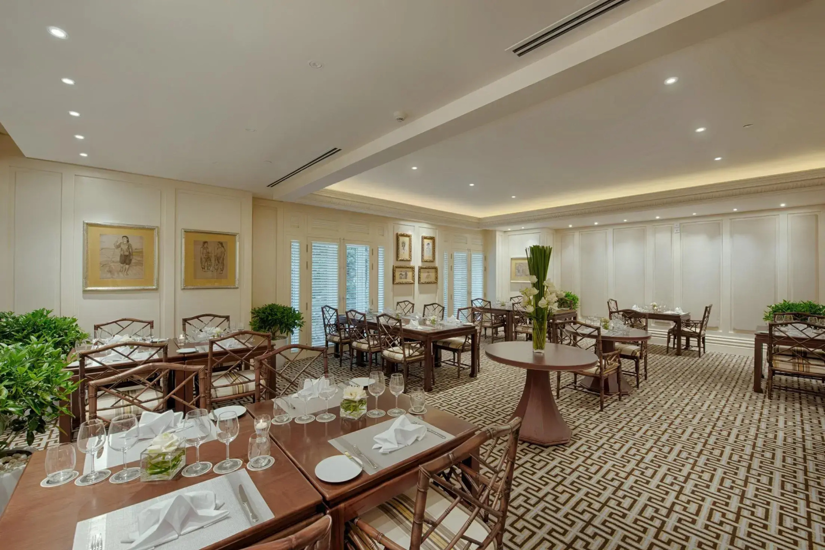 Apricot Hotel