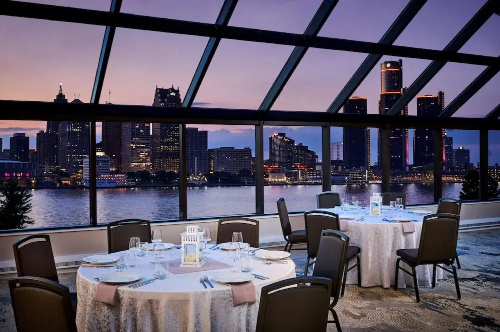 温莎临江旅馆(Windsor Riverside Inn)