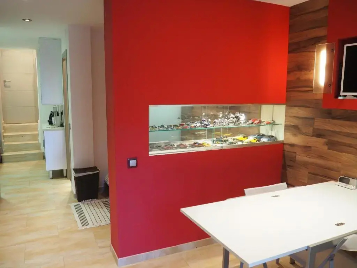 apartamento aislado jardín y piscina