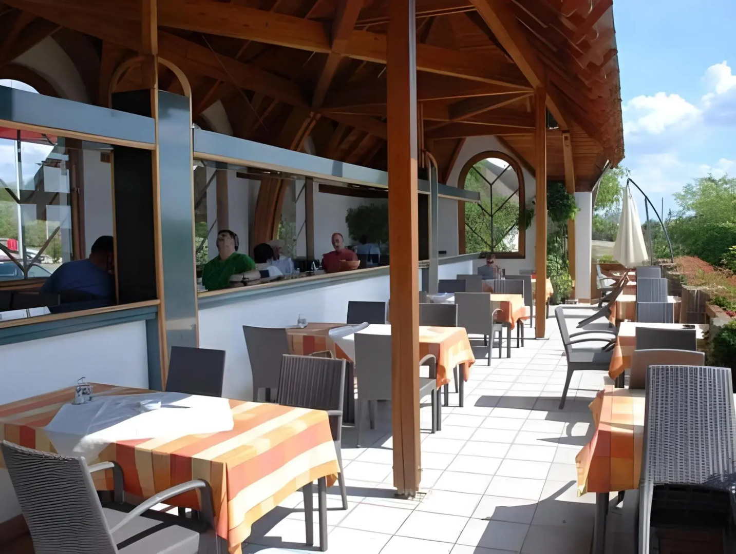 Tekergő Motel és Étterem