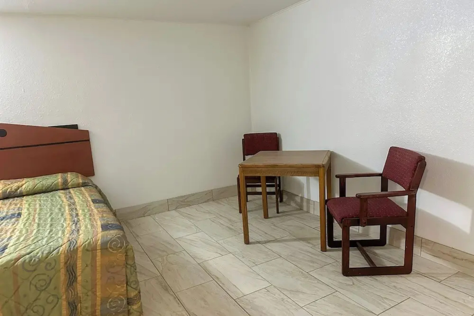 Shamrock Kings Inn By Oyo Marked Tree I-555