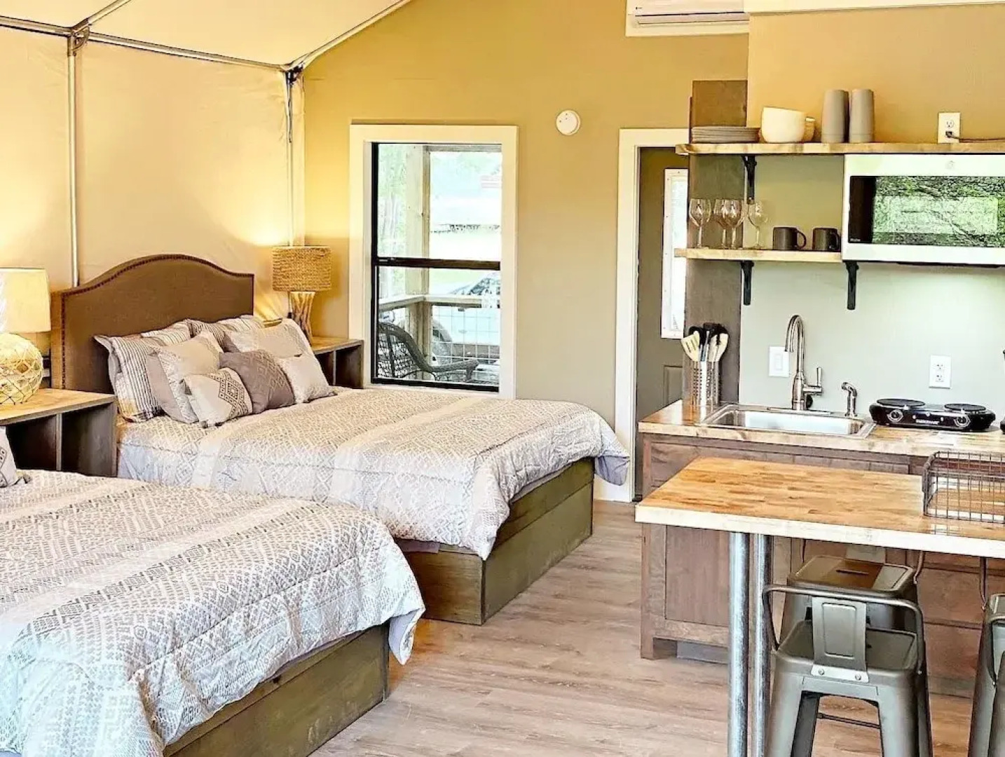 5 Son's Geronimo - Birdhouse Cabin