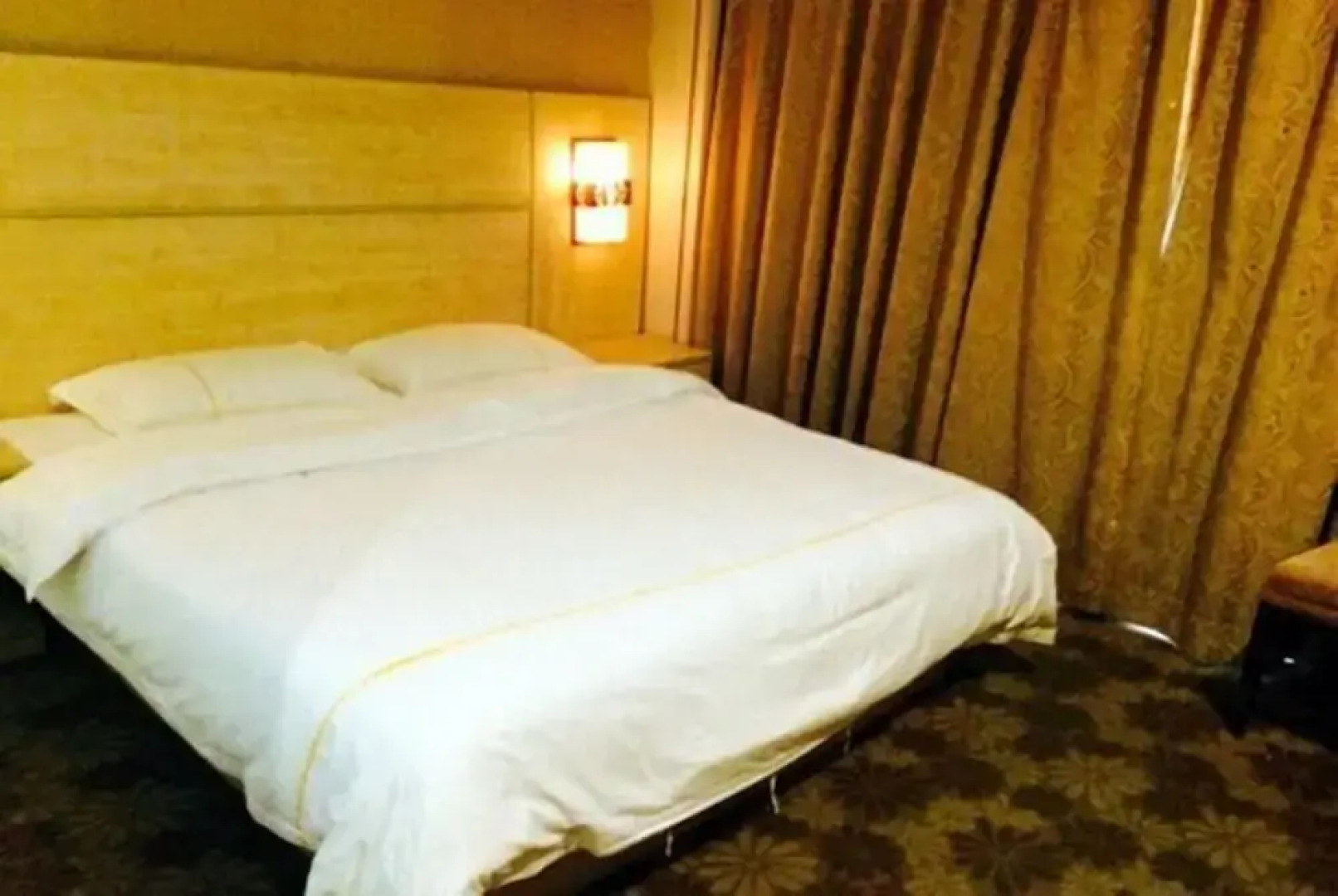 Huayue Business Hotel