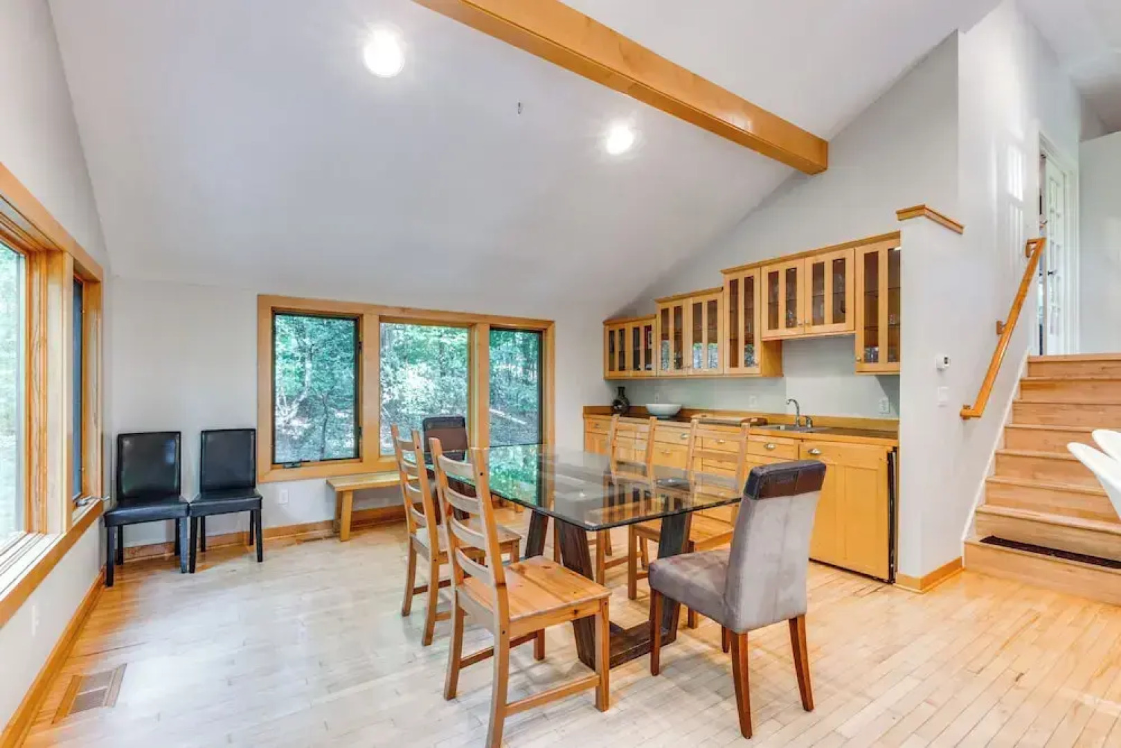 Soaking Tub & Fire Pit! Home Near Dtwn Suttons Bay