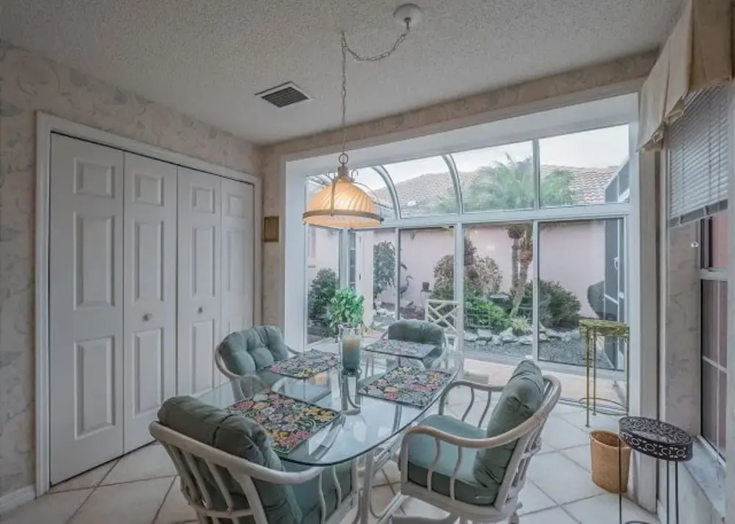 Santa Anna 901 by White Pelican VR