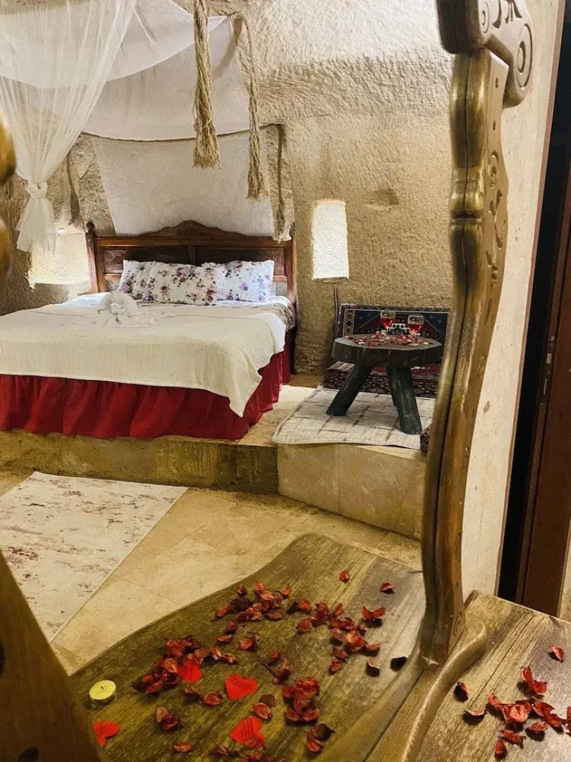 Ela cave house