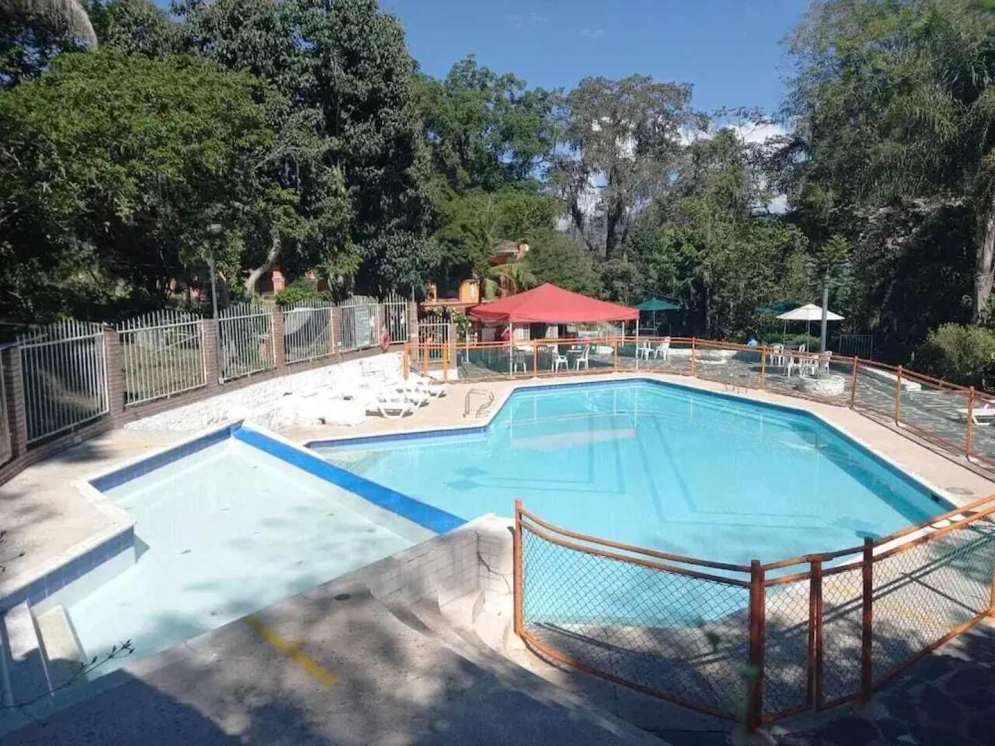 Hotel California Pacho