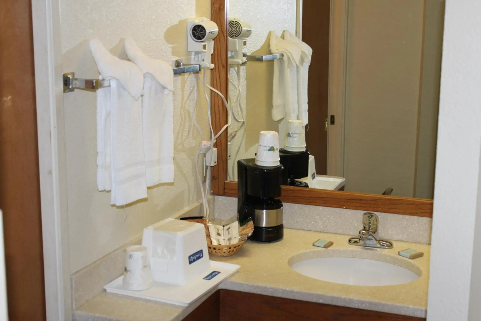 Travelodge by Wyndham Perry National Fairgrounds Area I-75