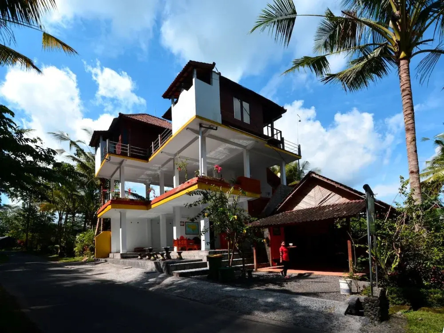 Tepi Sungai Guesthouse & Restaurant