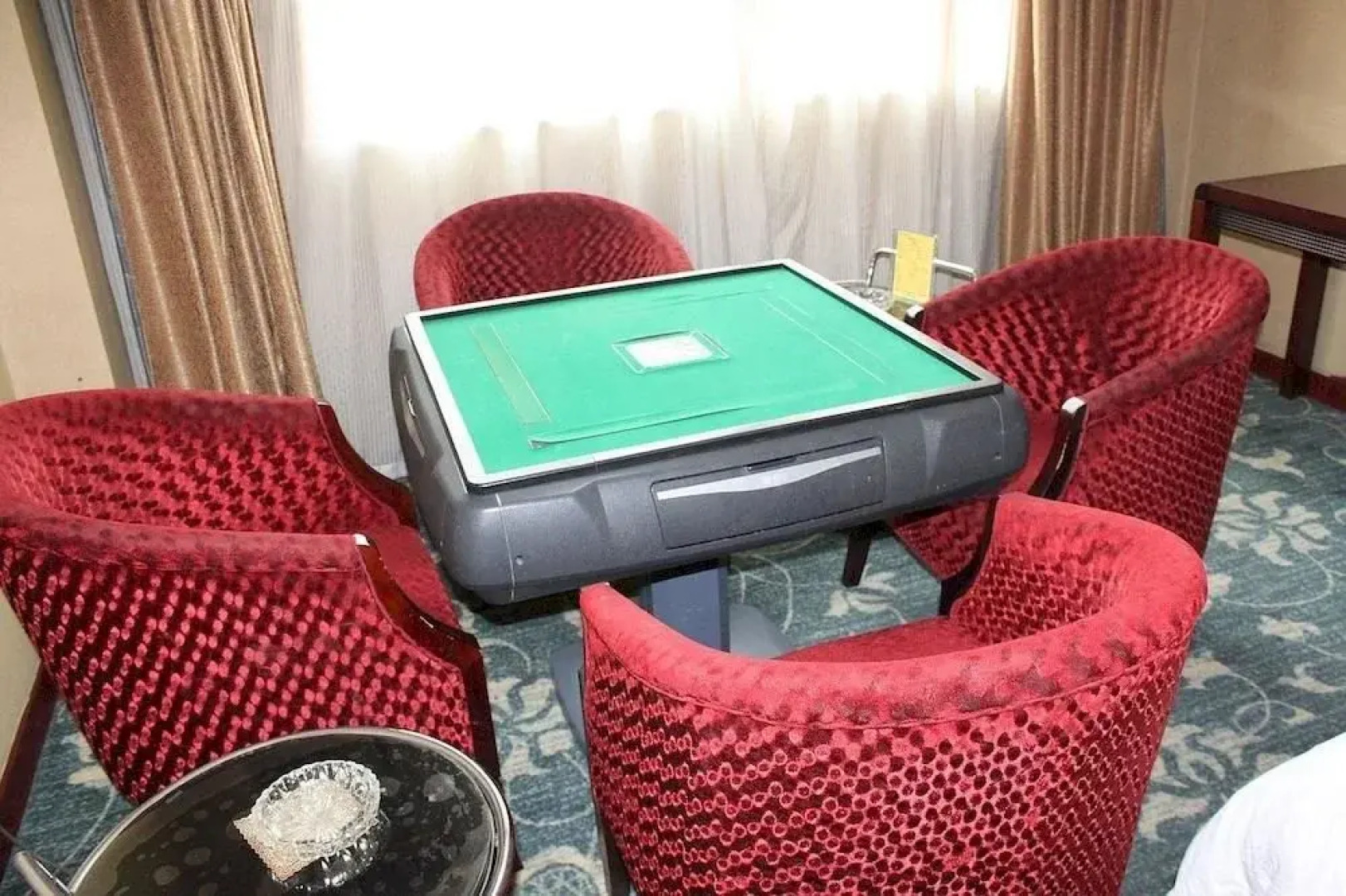 Shi Ji Huang Chao Holiday Hotel