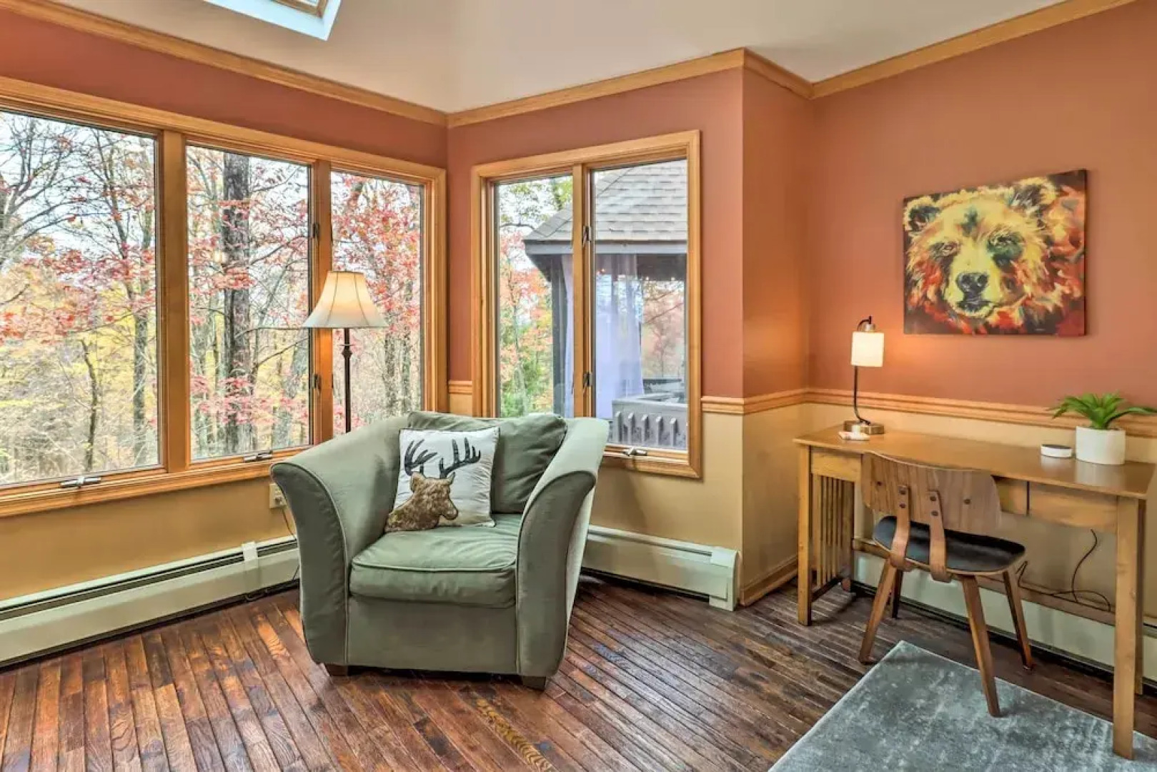 Outdoor Theater, Deck & Fire Pit: Poconos Retreat