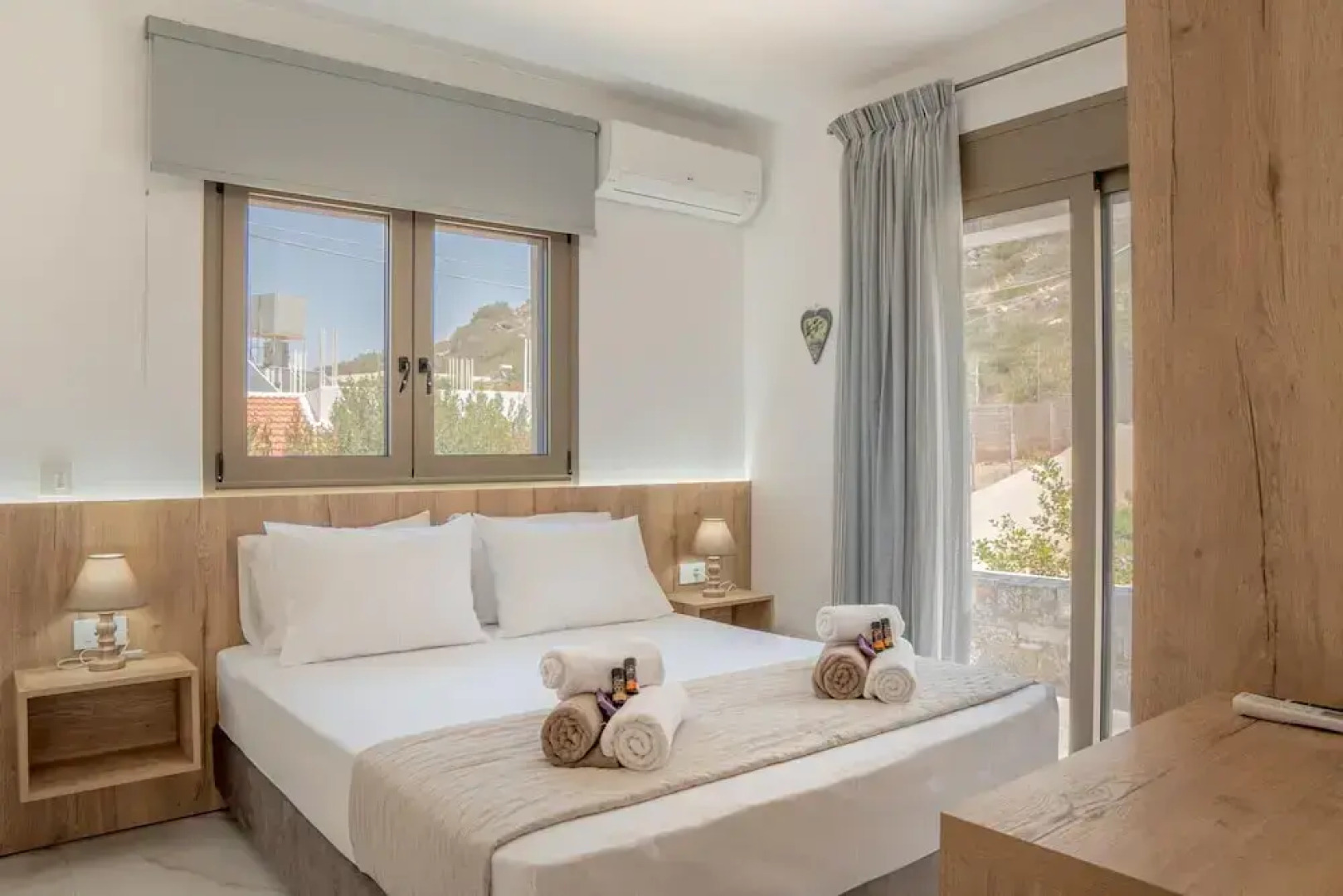 Villa Leandros With Pool & bbq