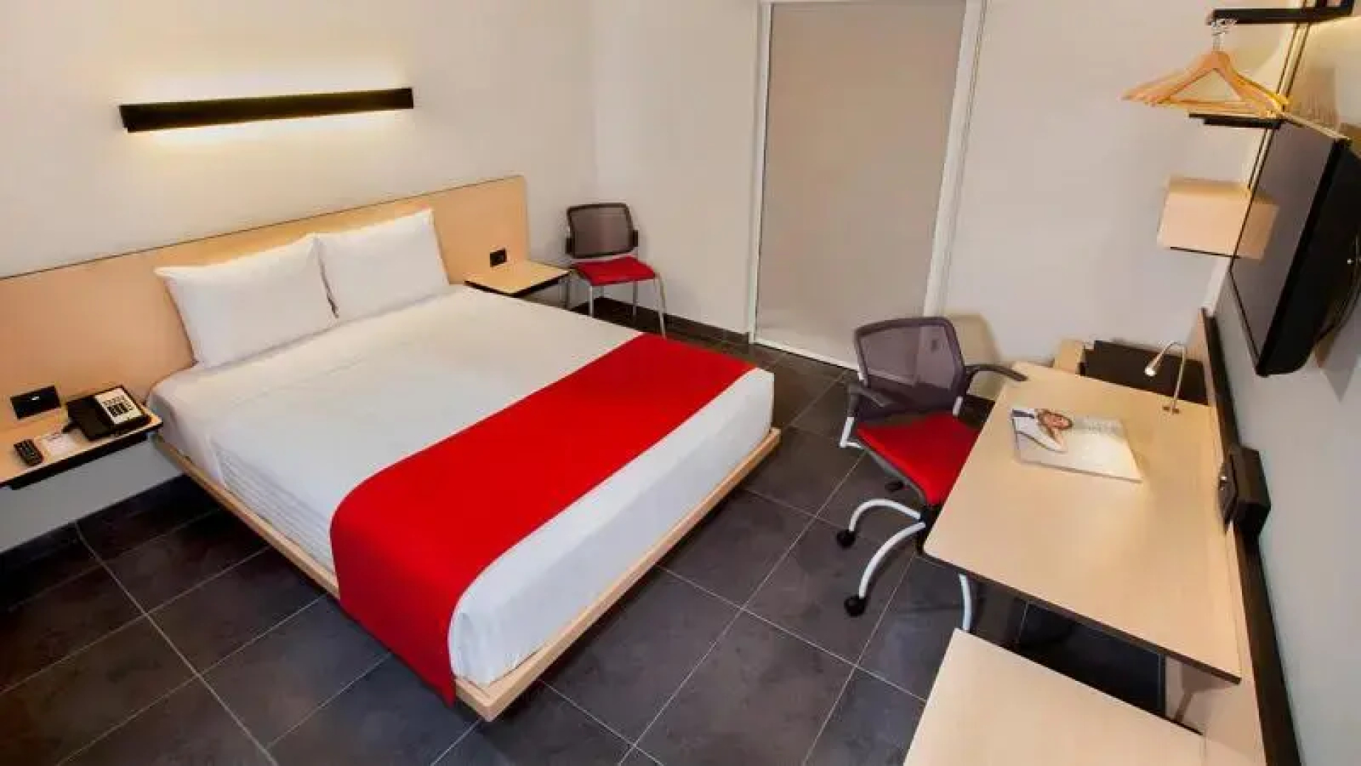 City Express Suites Cabo San Lucas