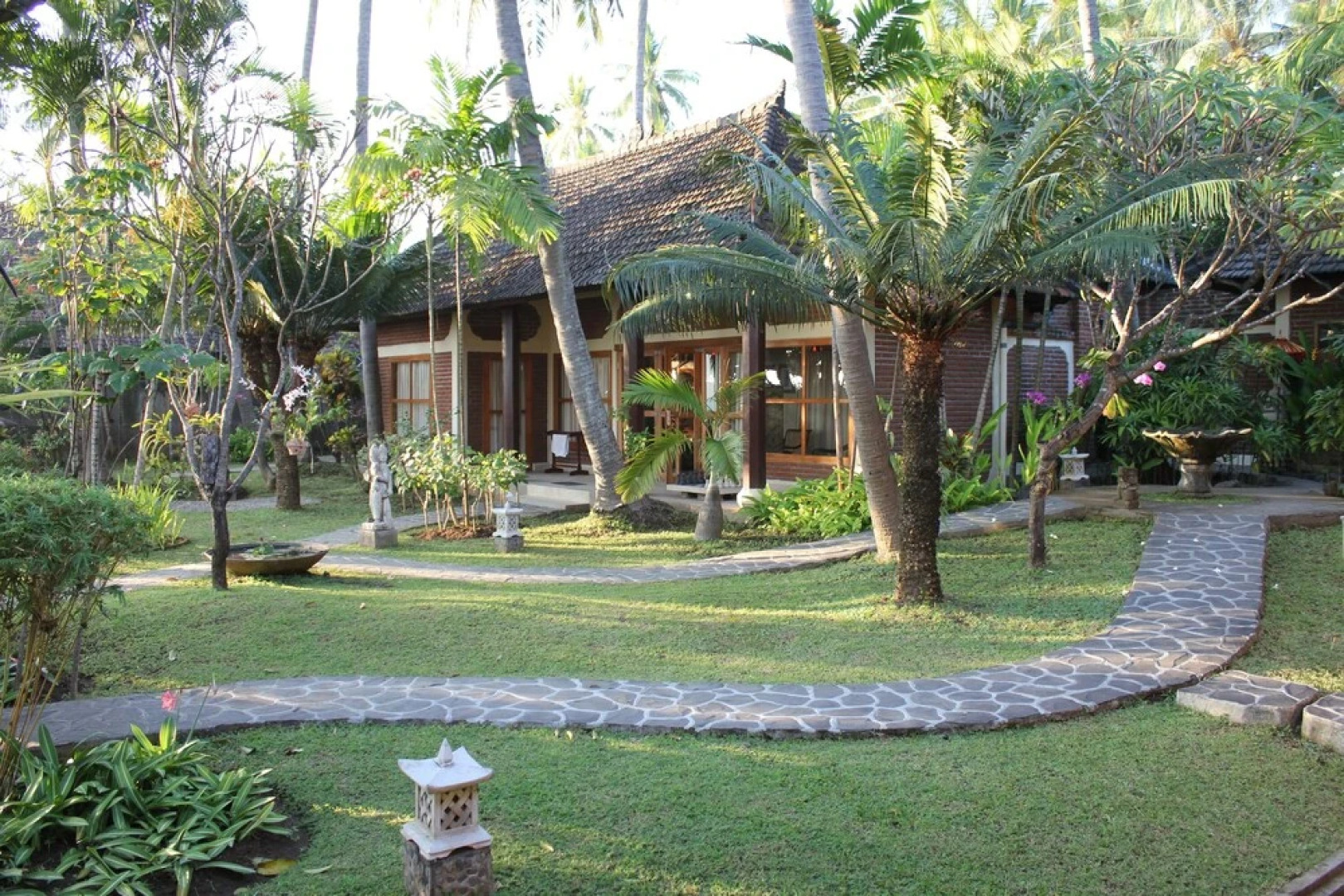 The Ning Beach & Villa