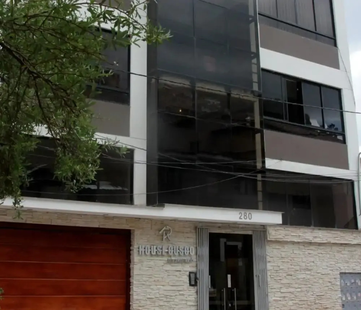 Hotel & Apartments R House Cusco