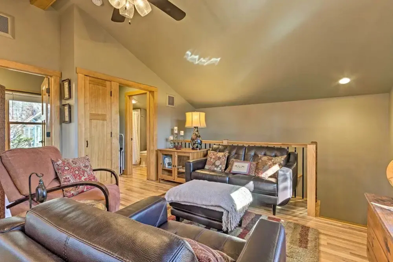 Cozy Black Mountain Escape: Walk to Golf & Lake!